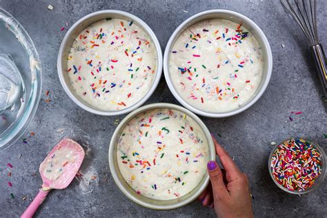 What is the difference between cake batter and cookie batter?